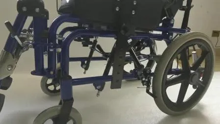 Fauteuil roulant réglable pour enfants atteints de paralysie cérébrale pliable ordinaire personnalisé avec un bon prix Bme 4620